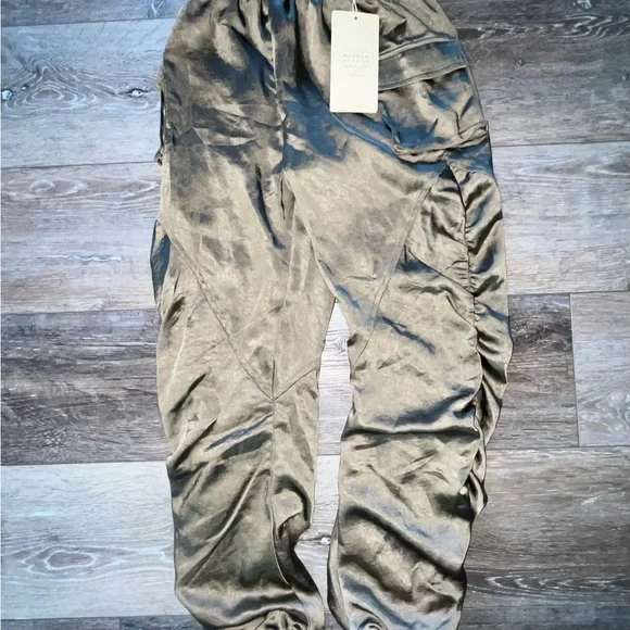 Hannah Banana Silk Jogger Set (8) NWT - Picture 8 of 10